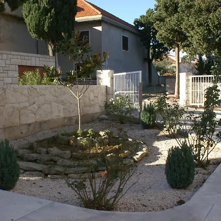 And With Parking Space Sumartin, Brac - 757 בית הארחה 3*