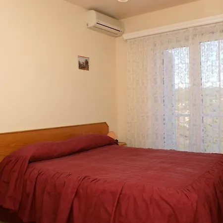 בית הארחה And With Parking Space Sumartin, Brac - 757