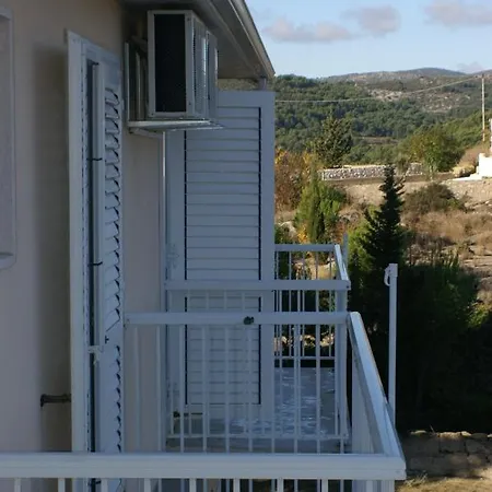 בית הארחה And With Parking Space Sumartin, Brac - 757 סומרטין